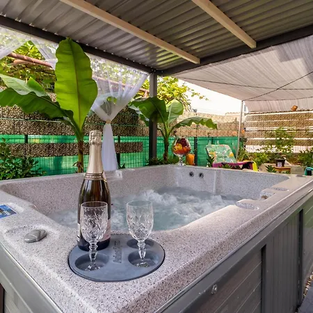 Gorgeous In With Jacuzzi Apartment Rijeka