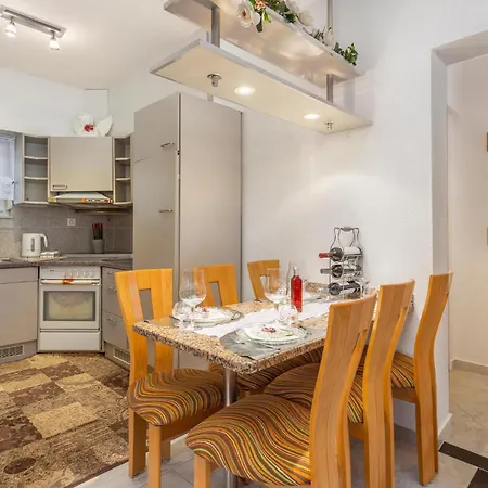 Apartment Gorgeous In With Jacuzzi