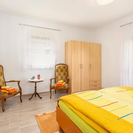 Apartment Gorgeous In With Jacuzzi Rijeka